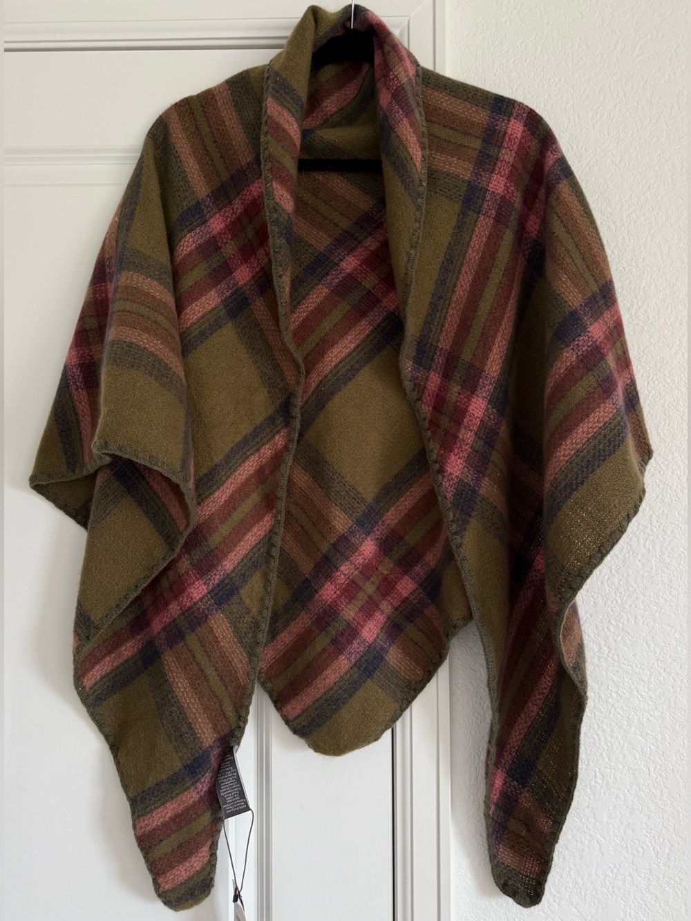 Vince Camuto Olive, Rose & Navy Plaid Throw Shawl, OS. NWT.